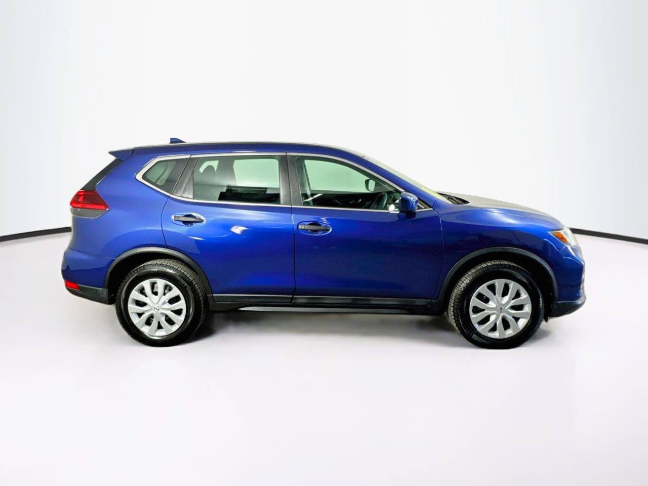 Used 2018 Nissan Rogue S AWD/4WD image 10