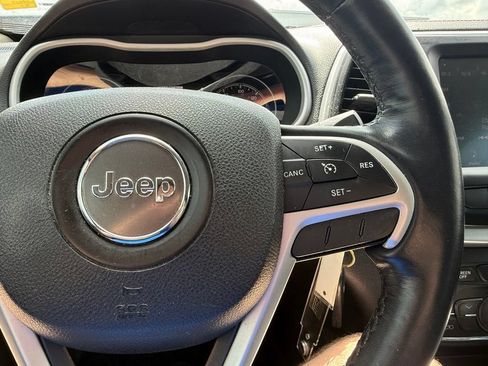 Used 2016 Jeep Cherokee Trailhawk w/ Cold Weather Group AWD/4WD image 11