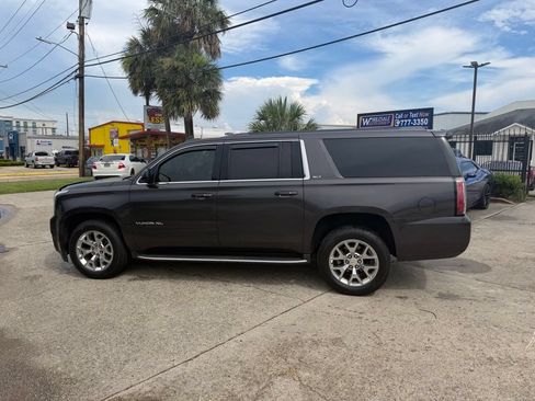 Used 2017 GMC Yukon XL SLT w/ Open Road Package RWD image 9