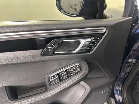 Used 2018 Porsche Macan AWD/4WD image 19