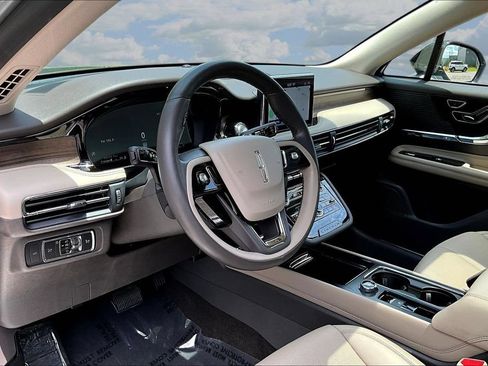 Used 2022 Lincoln Corsair Reserve w/ Equipment Group 201A FWD image 19
