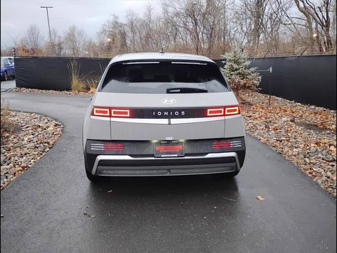 New 2026 Hyundai Ioniq 5 SE image 5