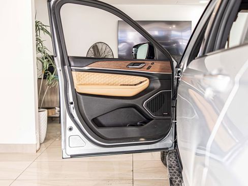 Used 2021 Jeep Grand Cherokee L Summit w/ Advanced Protech Group IV image 34