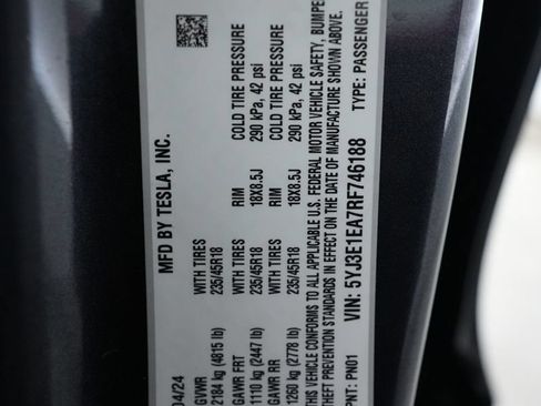 Used 2024 Tesla Model 3 Standard Range RWD image 29