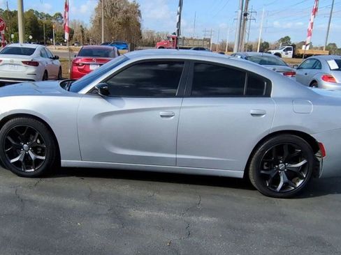Used 2021 Dodge Charger SXT w/ Leather Interior Group image 5