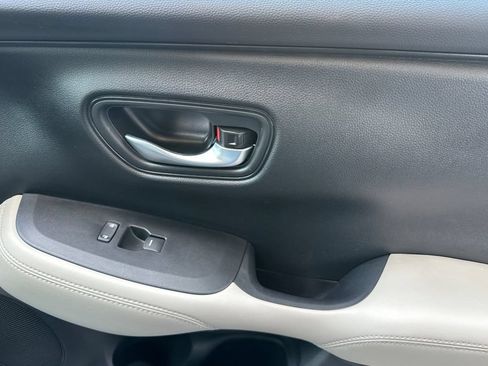 Certified 2026 Honda HR-V LX image 19