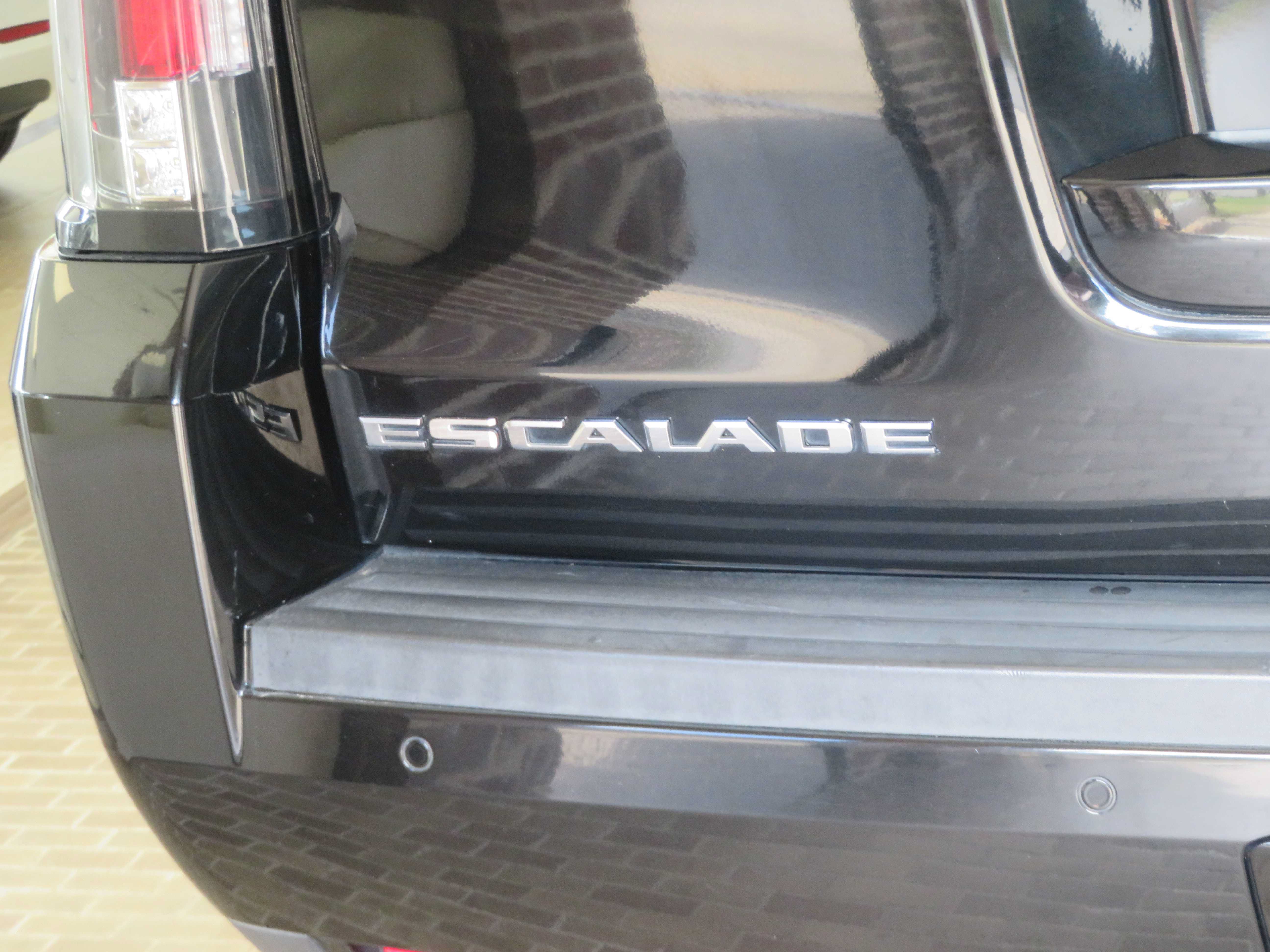 Used 2016 Cadillac Escalade ESV Platinum AWD/4WD image 76