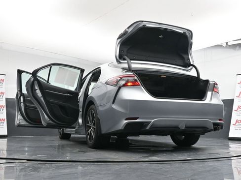 Used 2021 Toyota Camry SE image 42