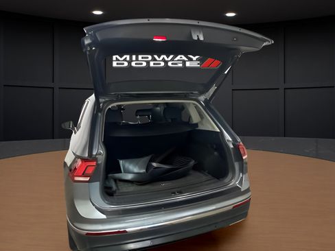 Used 2021 Volkswagen Tiguan SEL w/ 2-Row Tiguan MDO Package AWD/4WD image 7