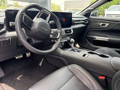 Used 2025 Ford Mustang GT Premium RWD image 10