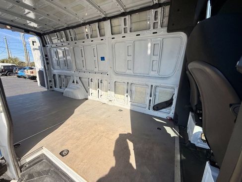 Used 2022 Mercedes-Benz Sprinter 2500 image 10