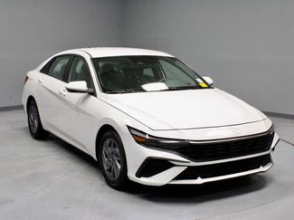 Used 2024 Hyundai Elantra SEL FWD video 1