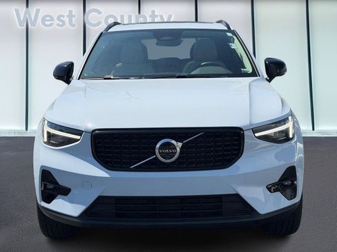 Certified 2025 Volvo XC40 B5 Ultra AWD/4WD image 10