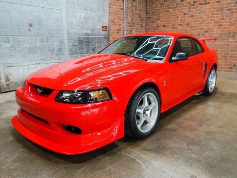 Used 2000 Ford Mustang Cobra RWD image 7