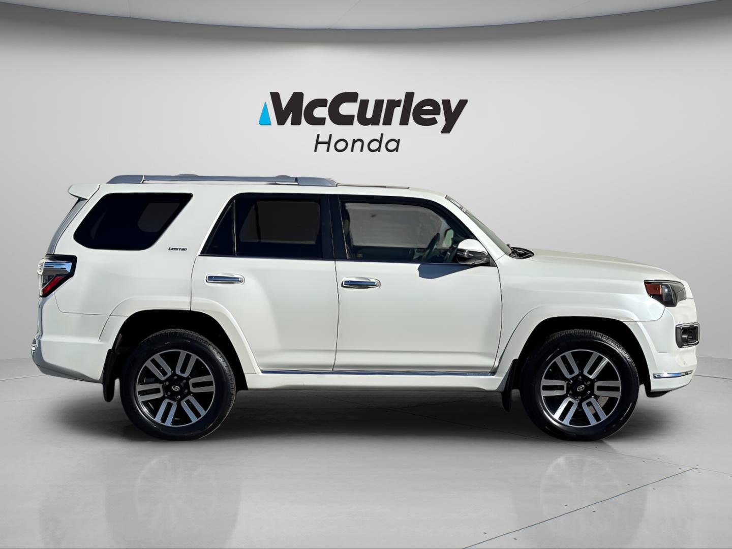 Used 2020 Toyota 4Runner Limited AWD/4WD image 2