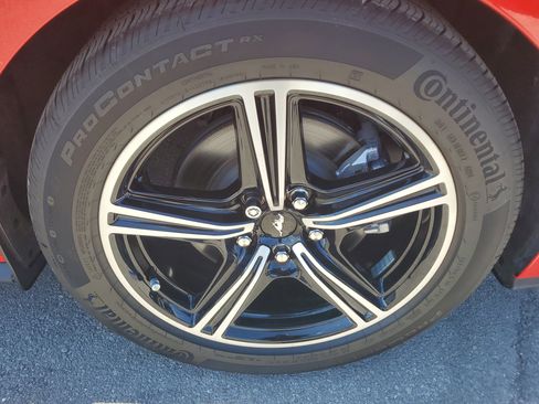 Used 2025 Ford Mustang Premium image 9