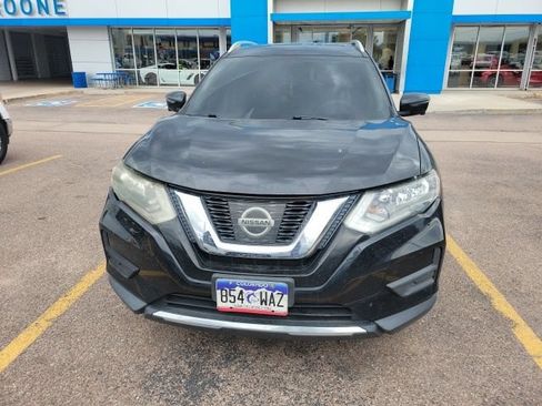 Used 2017 Nissan Rogue SV w/ Sun & Sound Touring Package AWD/4WD image 2
