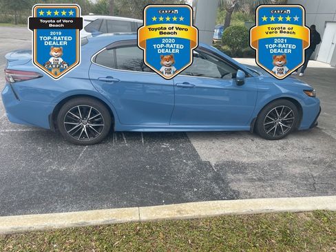 Used 2024 Toyota Camry SE image 4