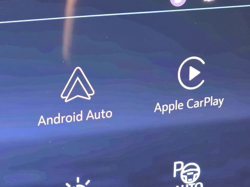 Used 2024 Chevrolet Traverse RS image 7