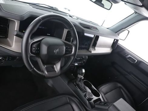 Used 2025 Ford Bronco Outer Banks AWD/4WD image 17
