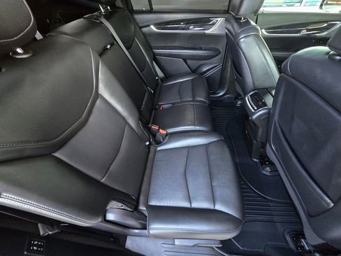 Used 2022 Cadillac XT6 Premium Luxury FWD image 20