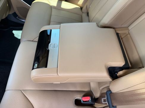 Used 2025 Land Rover Range Rover SE AWD/4WD image 17