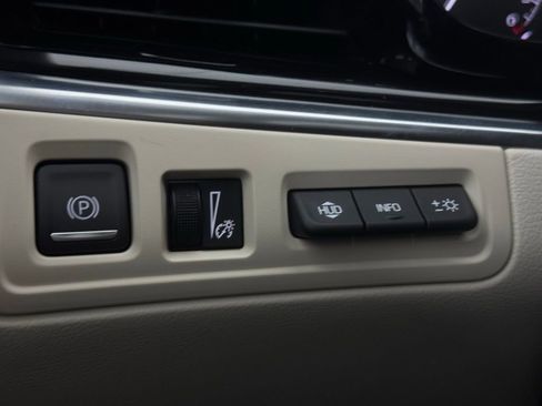 Used 2024 Cadillac XT6 Premium Luxury w/ Technology Package image 24