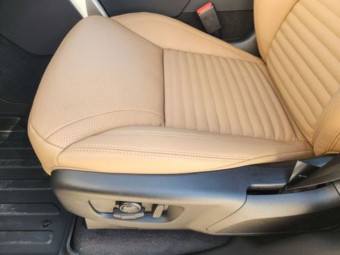 New 2026 Land Rover Discovery Limited Edition AWD/4WD image 17