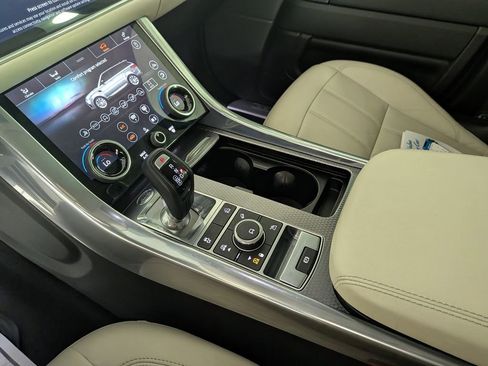 Used 2022 Land Rover Range Rover Sport HSE Dynamic image 28