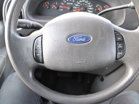 Used 2004 Ford E-350 and Econoline 350 XL image 12