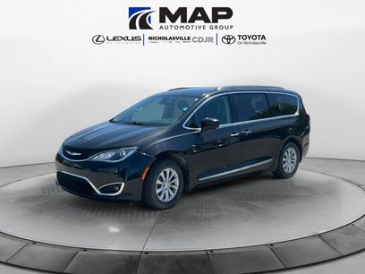 Used 2018 Chrysler Pacifica Touring-L w/ Premium Audio Group