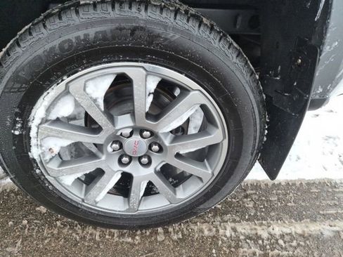 Used 2019 GMC Canyon Denali image 11