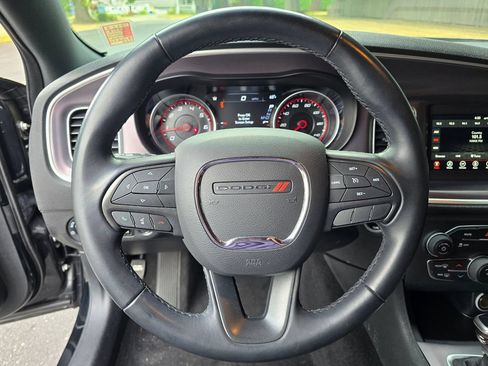 Used 2019 Dodge Charger SXT RWD image 26