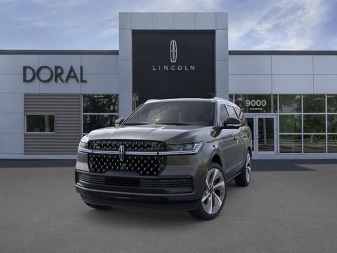 New 2026 Lincoln Navigator Black Label AWD/4WD image 2