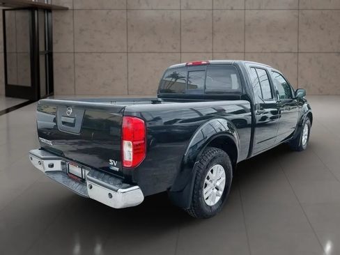 Used 2018 Nissan Frontier SV RWD image 3