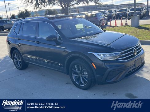 Certified 2024 Volkswagen Tiguan SE image 1