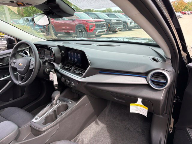 New 2026 Chevrolet Trax LS w/ LS Convenience Package FWD image 30