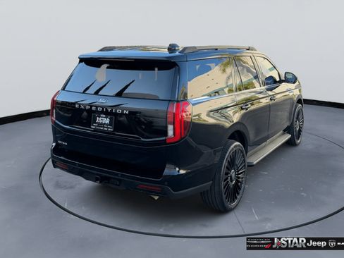 Used 2025 Ford Expedition Active AWD/4WD image 5