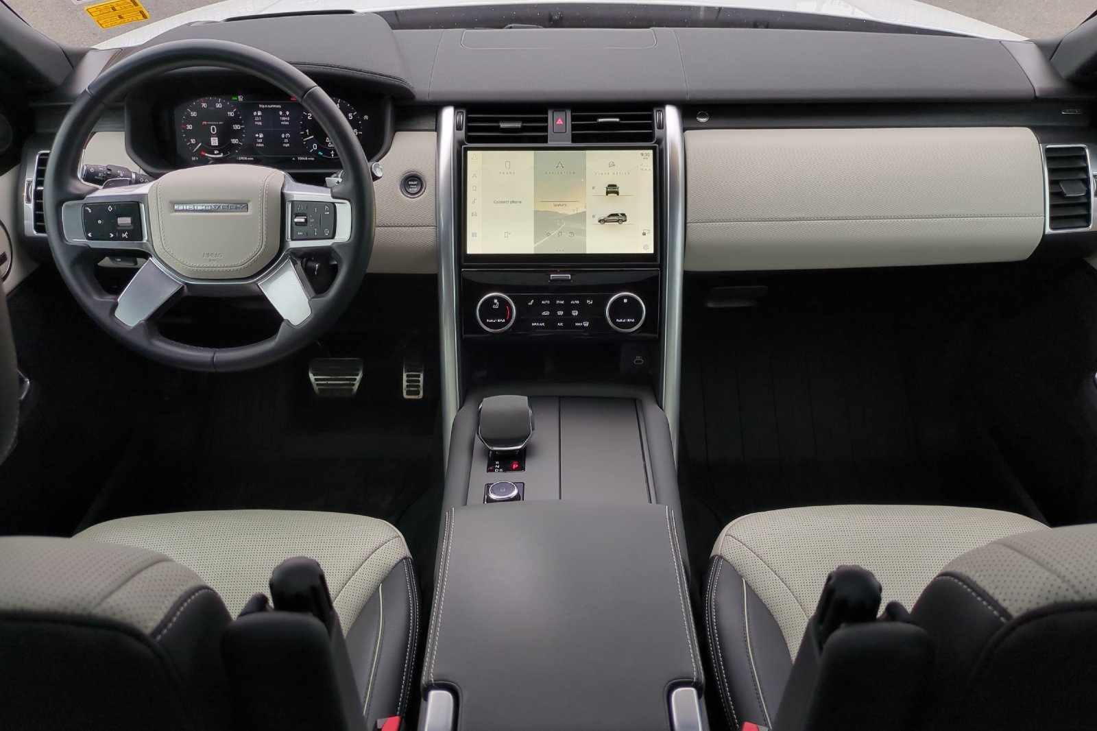 Used 2023 Land Rover Discovery HSE R-Dynamic AWD/4WD image 14