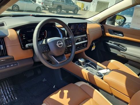 New 2026 Nissan Pathfinder Platinum w/ Cargo Package image 7