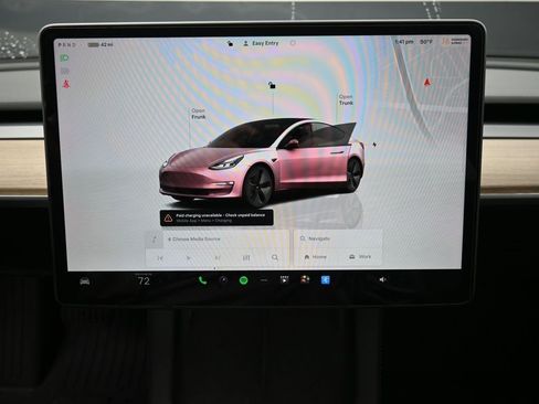 Used 2023 Tesla Model 3 Standard Range image 4