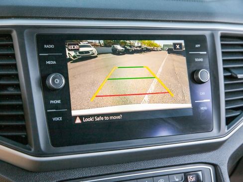 Used 2021 Volkswagen Atlas Cross Sport SE w/ Panoramic Sunroof Package image 16