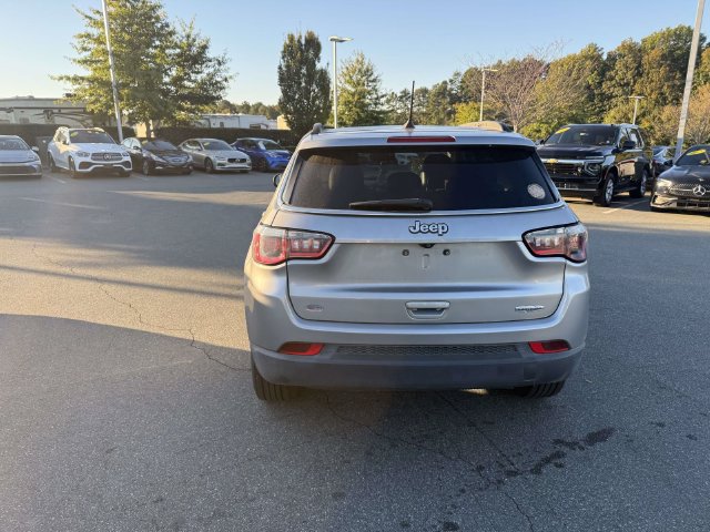 Used 2018 Jeep Compass Latitude w/ Popular Equipment Group FWD image 7