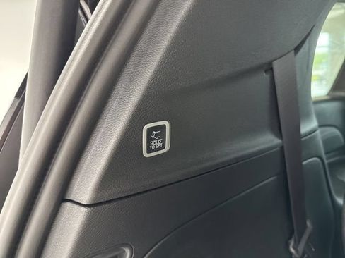 New 2027 Chrysler Pacifica Limited AWD/4WD image 11