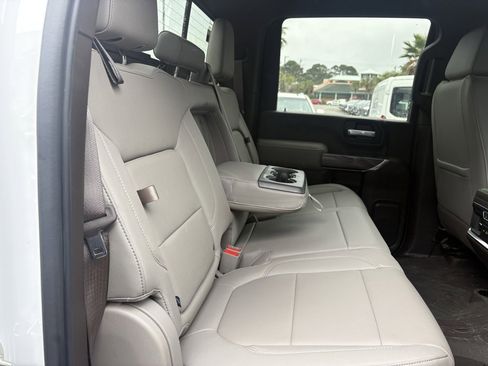 Used 2020 Chevrolet Silverado 2500 LTZ w/ LTZ Premium Package image 18