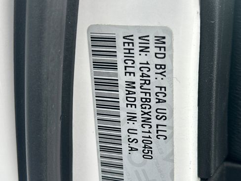 Used 2022 Jeep Grand Cherokee Limited image 30