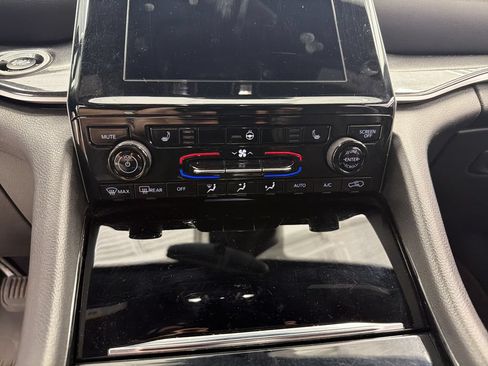 Used 2022 Jeep Grand Cherokee L Laredo AWD/4WD image 30