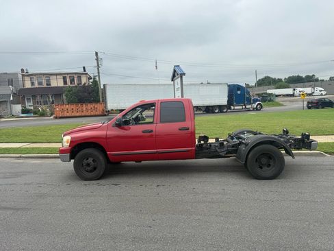Used 2006 Dodge Ram 3500 Truck SLT image 9