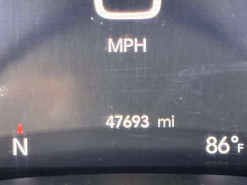 Used 2025 Chrysler Pacifica Select FWD image 9