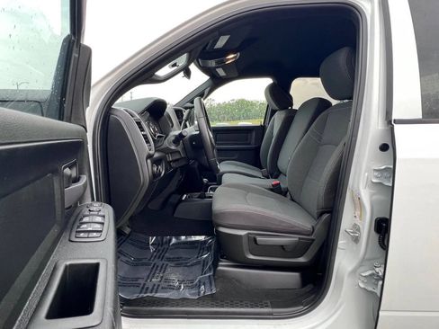 Used 2024 RAM 3500 Tradesman w/ Chrome Appearance Group AWD/4WD image 10